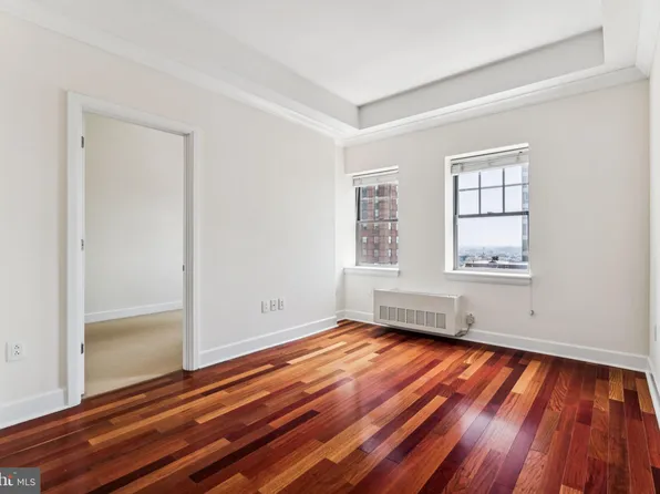 1701 Locust St #2111, Philadelphia, PA 19103