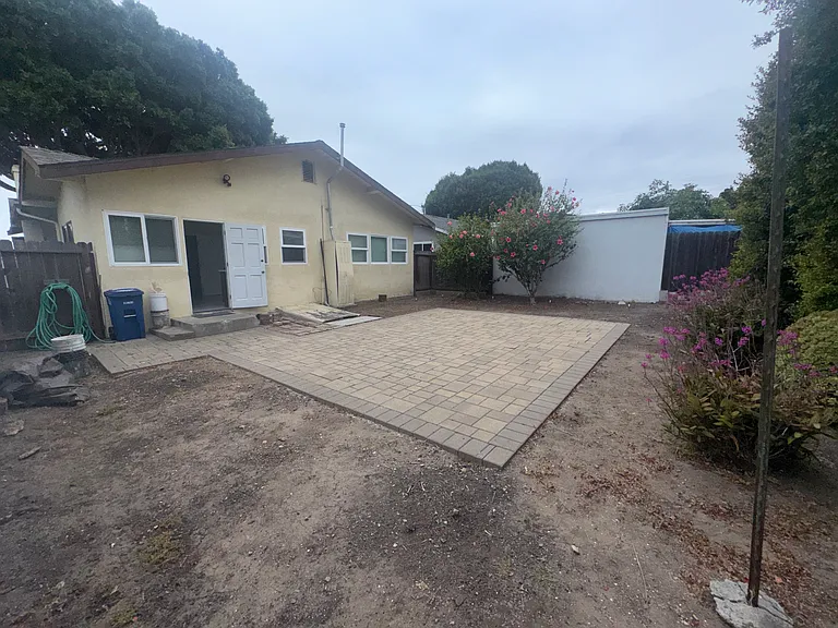 106 N Milpas St — Photo 9