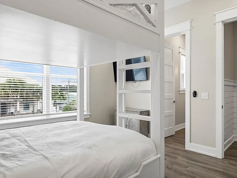 503 Albatross St — Photo 28