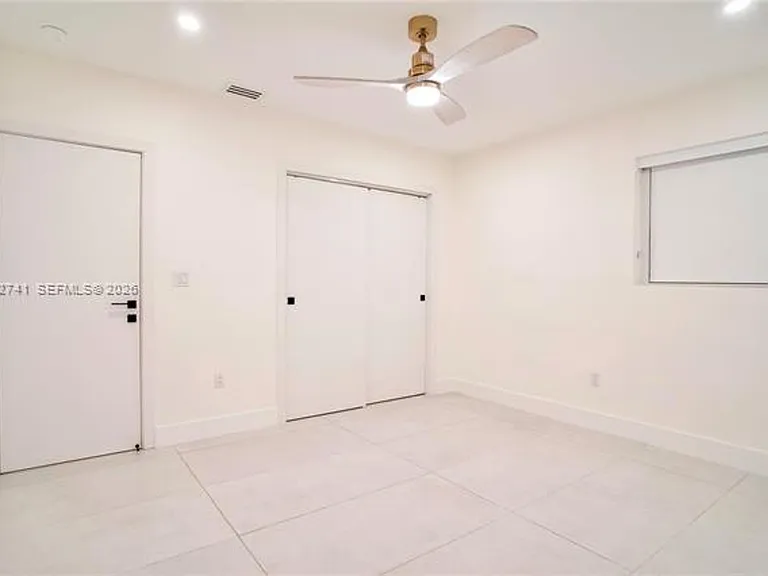 8811 Carlyle Ave — Photo 43