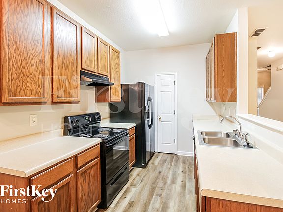 5th image of 243 Brookview Dr