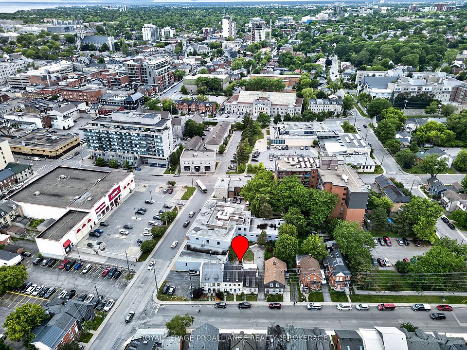 1st image of 12 Rideau St