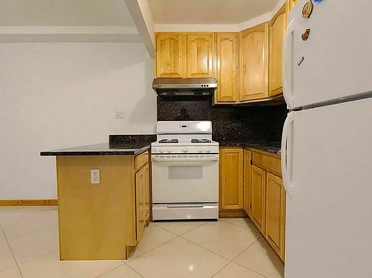 Rented by Matthew Gros-Werter, LREB  | media 4
