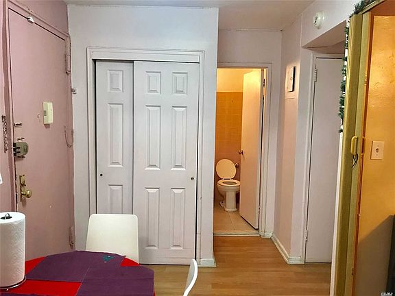 3rd image of 83-30 Vietor Ave