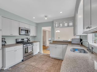 31 4th St, Highlands, NJ 07732