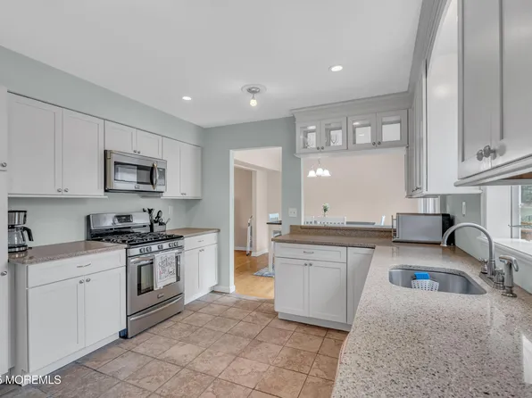 31 4th Street, Highlands, NJ 07732