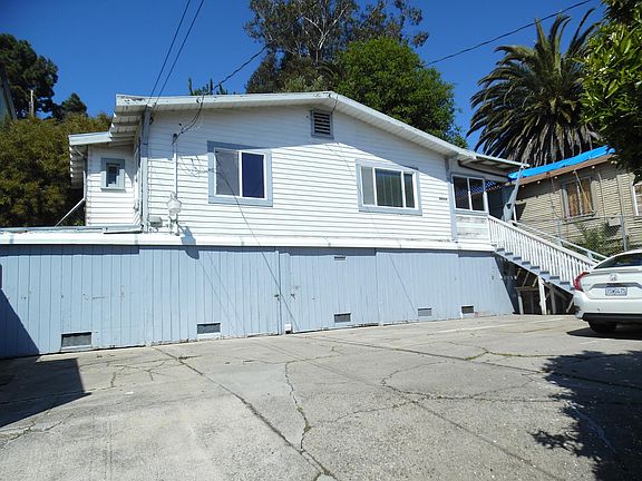 2nd image of 136 Farragut Ave #A