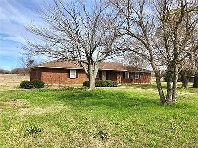 3 bed, 2010 sqft, $2,500 — Photo 3