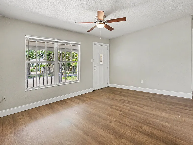 5105 N Rohn Ave #5105 — Photo 11