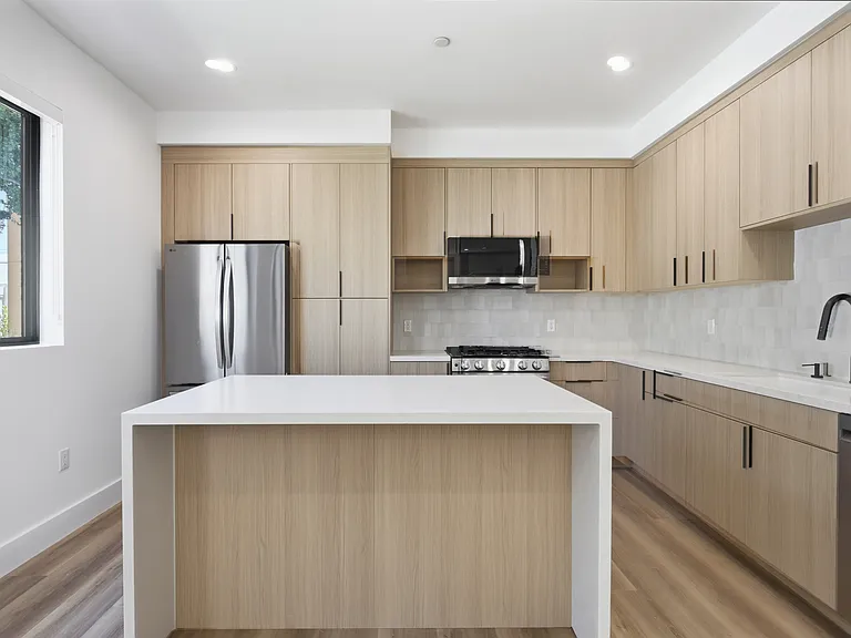 5821 Kester Ave #1/4 — Photo 9