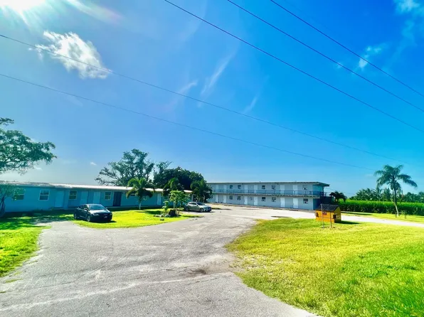 220 State Market Road, Pahokee, FL 33476