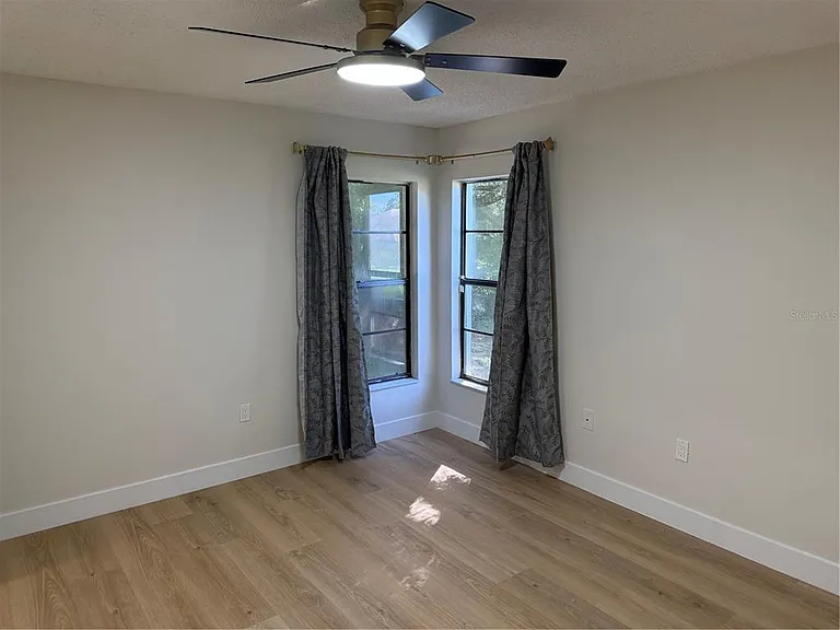 352 Cocoa Ct — Photo 9