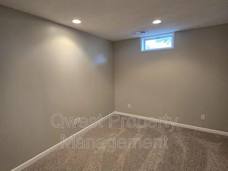 6981 Sienna Dr SE — Photo 15
