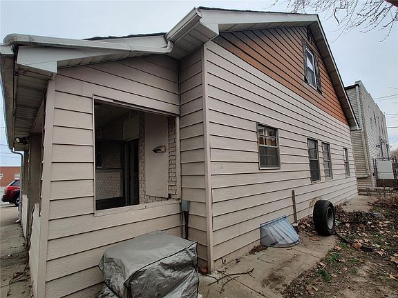 4th image of 3604 Hoffmeister Ave