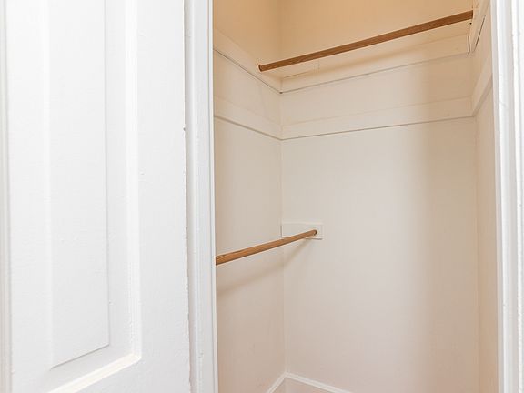4th image of 2334 N Southport Ave APT 1F