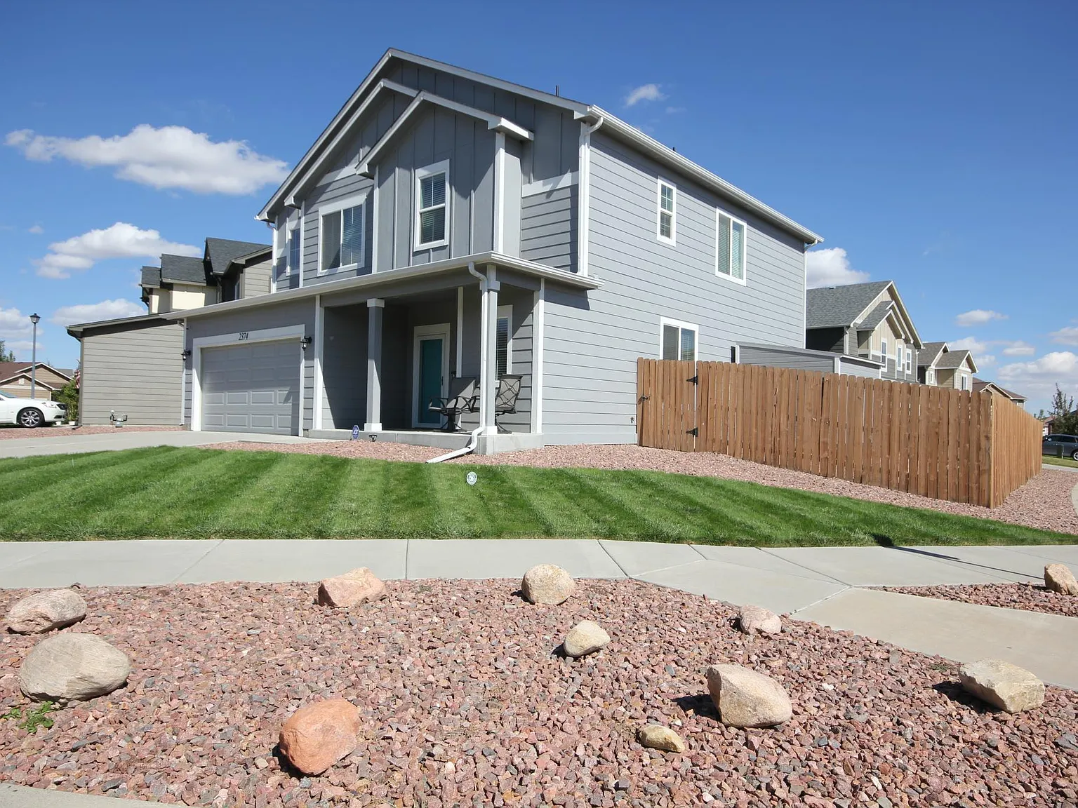 3 bed, 2387 sqft, $2,495 — Photo 2