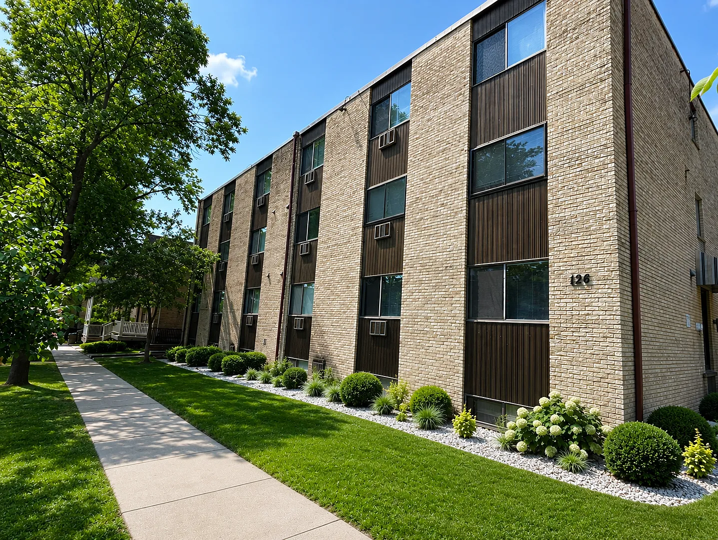 Studio Available Now! ~Blocks from the Capitol Square~ — Photo 3