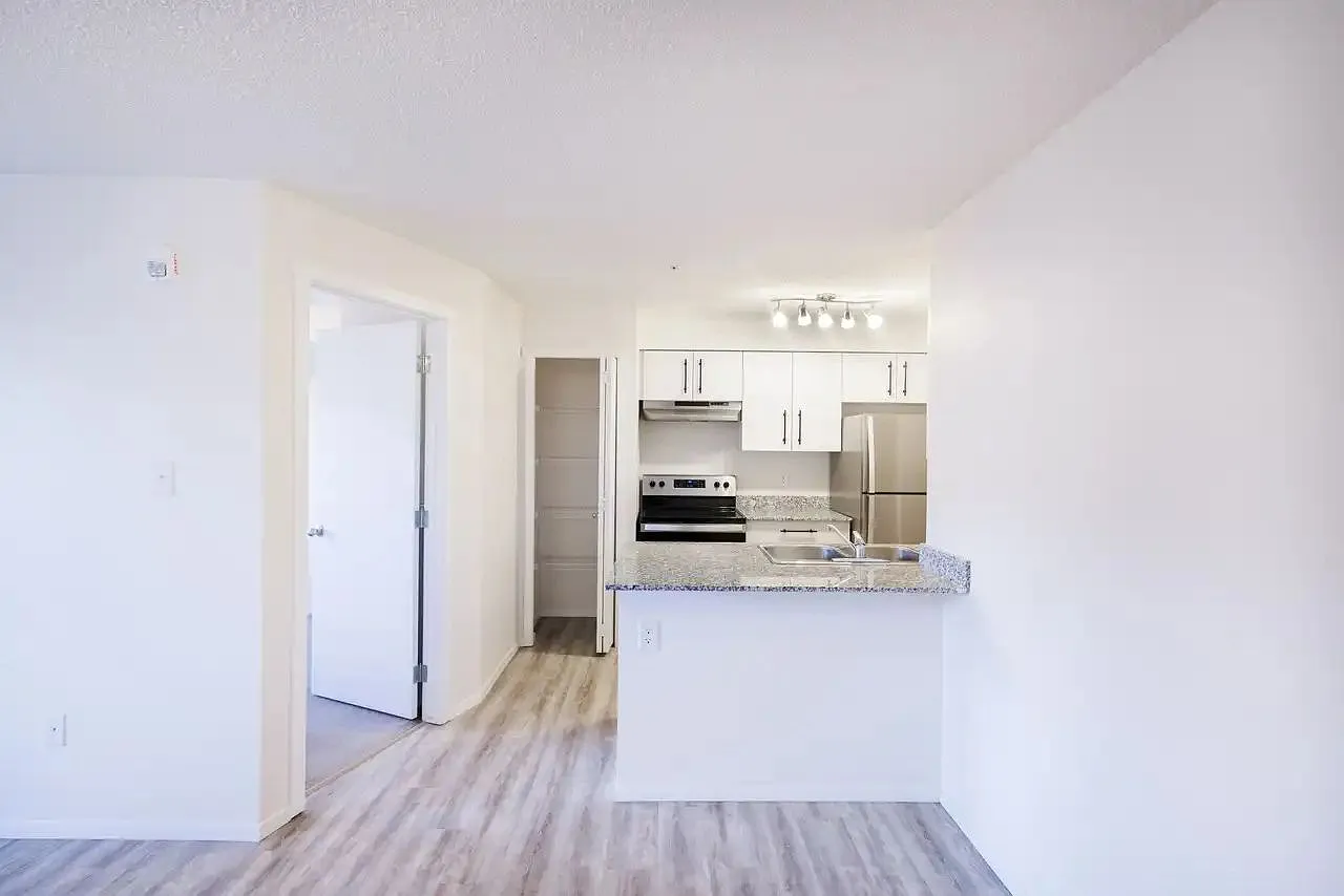 model - 635 Secord Blvd NW — Photo 2