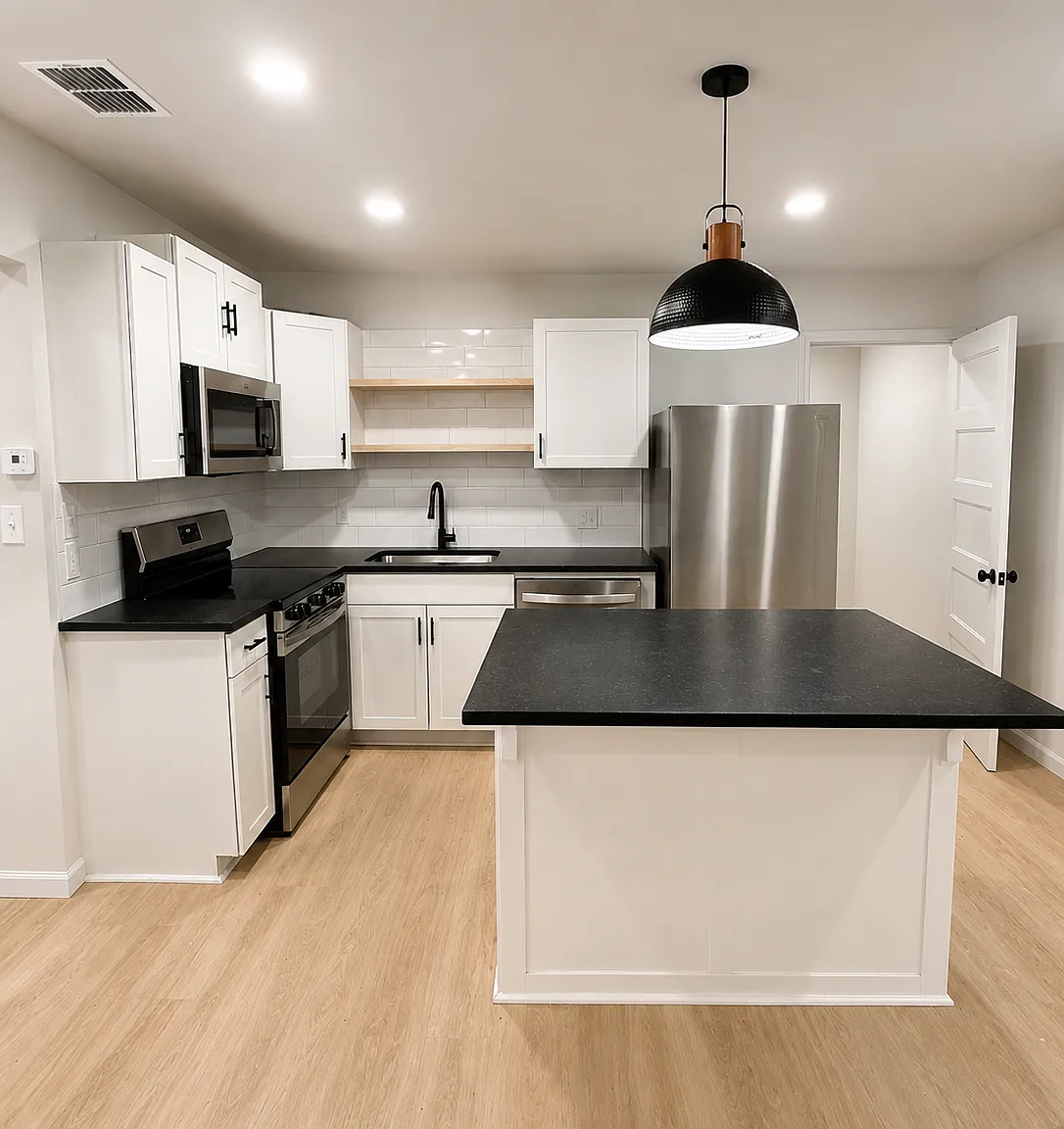 2 bed, 830 sqft, $1,495 — Photo 2