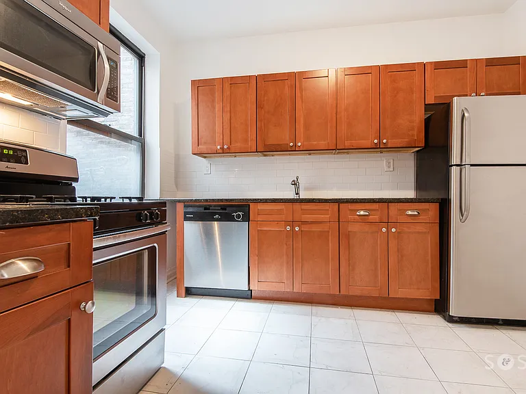 26 Horatio St #14 — Photo 5