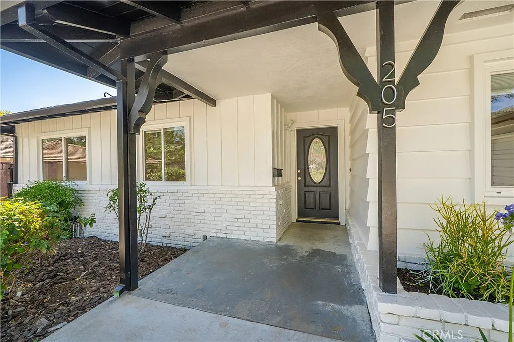 4 bed, 1840 sqft, $4,999 — Photo 3