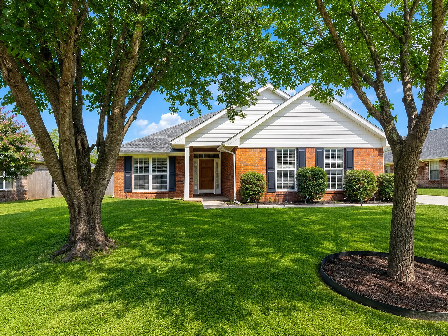 Charming Full-Brick Ranch in the Heart of Madison! — Photo 2