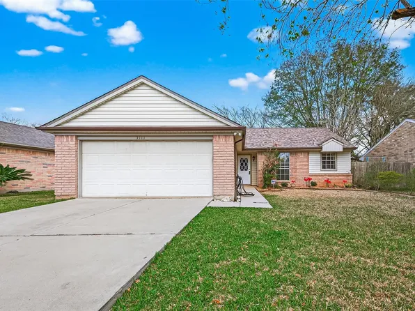 3111 E Heatherock Cir, Sugar Land, TX 77479
