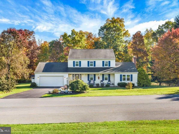 213 Berry Dr, Harrisburg, PA 17112