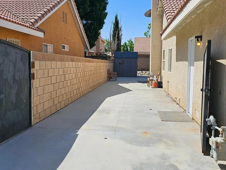 424 E Avenue J11 — Photo 37