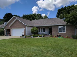 2076 Broadmoor Ln, Columbus, IN 47203