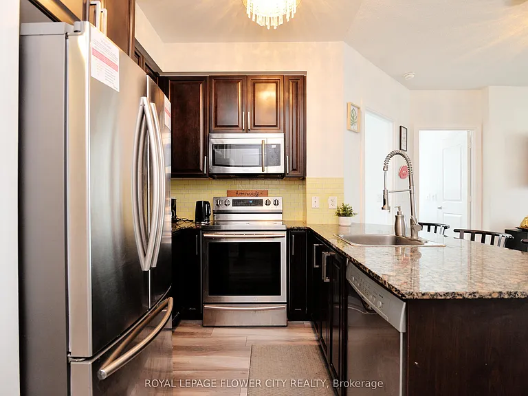 330 Burnhamthorpe Rd W #1902 — Photo 14