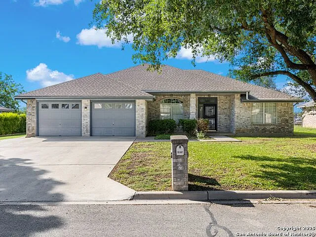 1625 Sunnybrook Dr — Photo 1