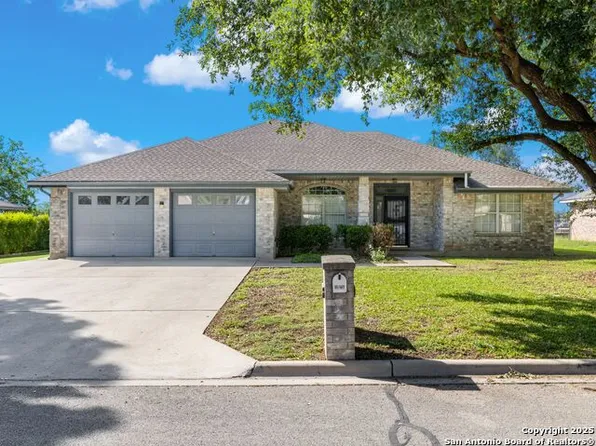 1625 Sunnybrook Dr, New Braunfels, TX 78130