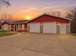 20401 121st St NE, New London, MN 56273