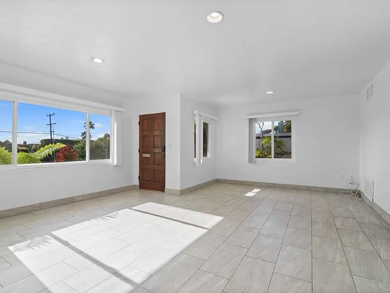 608 N Rios Ave — Photo 3