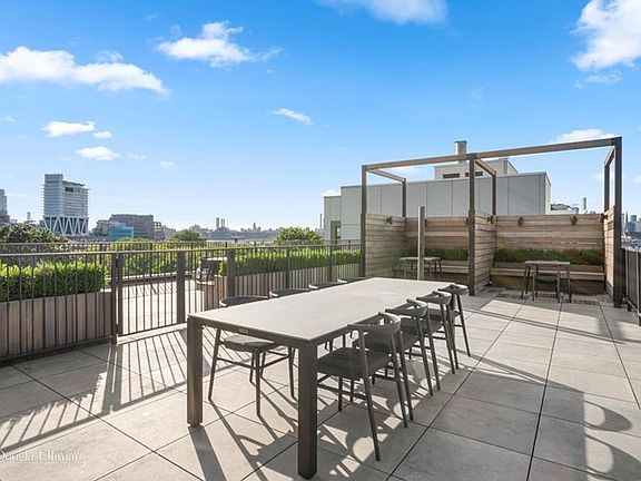 4th image of 848 Lorimer St #1B