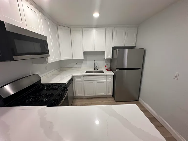 1350 Warburton Ave #6 — Photo 16