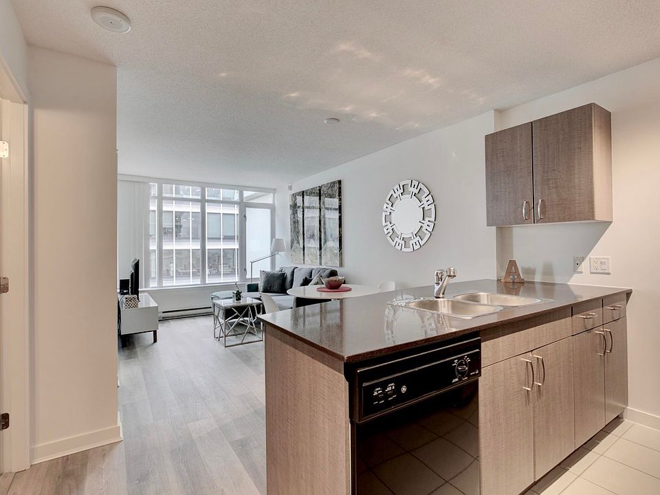 1st image of 610 Granville St #2906