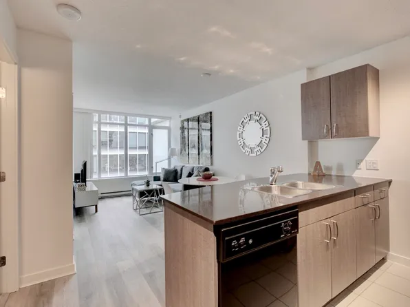 610 Granville St #2906, Vancouver, BC V6C 3T3