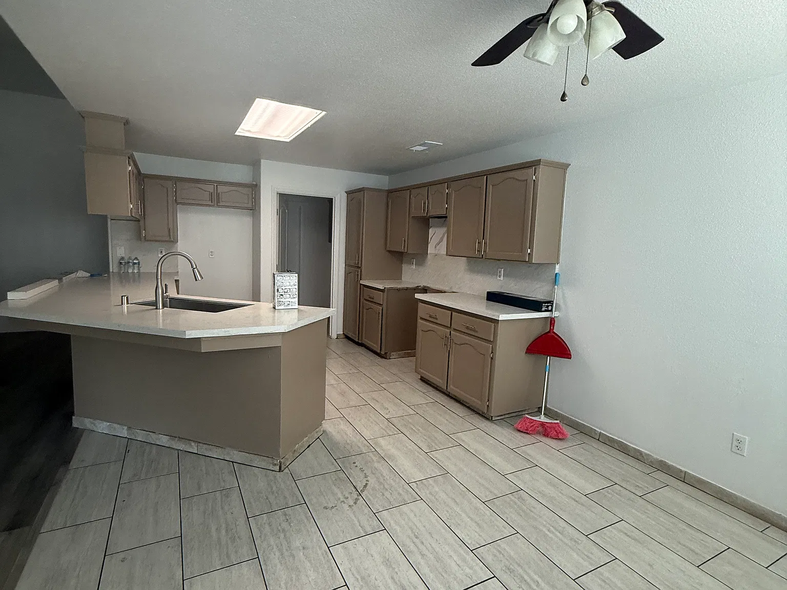 3 bed, 1730 sqft, $2,500 — Photo 3