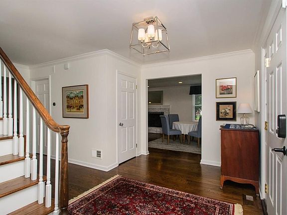5th image of 3890 Waldenwood Dr