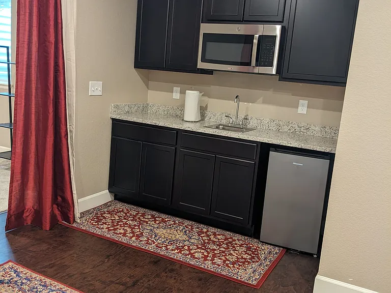 Basement Kitchennette