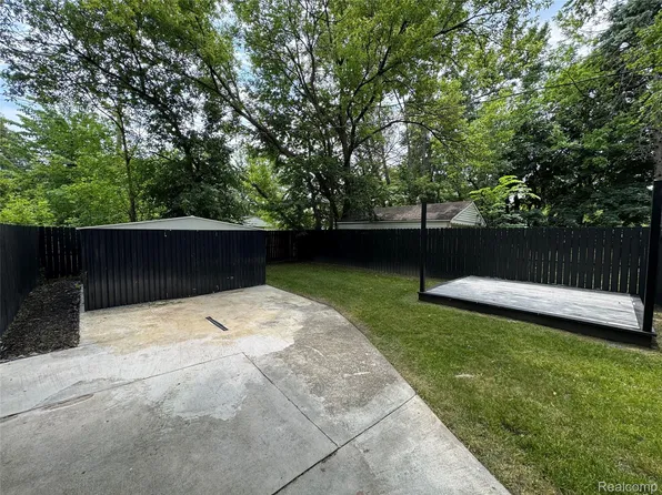 10822 McKinney St, Detroit, MI 48224