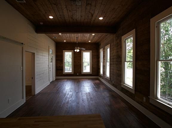 4th image of 647 E Ashby Pl