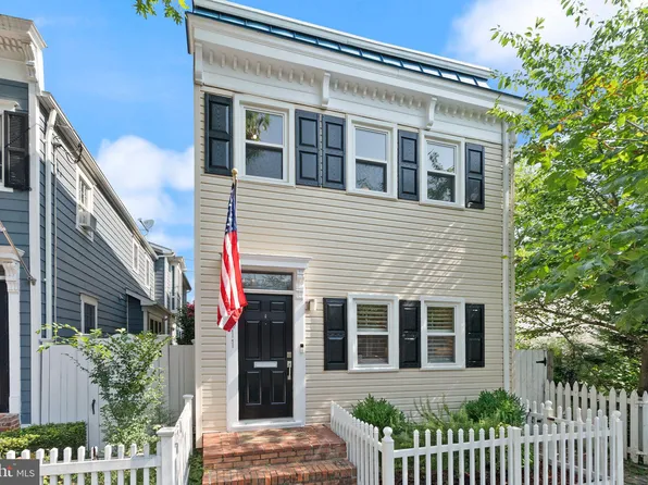 1011 Oronoco St, Alexandria, VA 22314