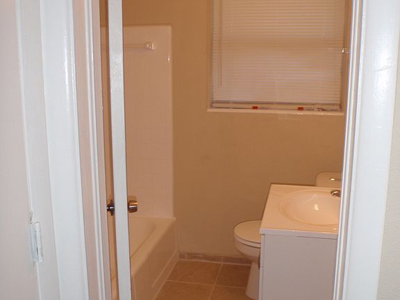 5th image of 1066 Eastdale St