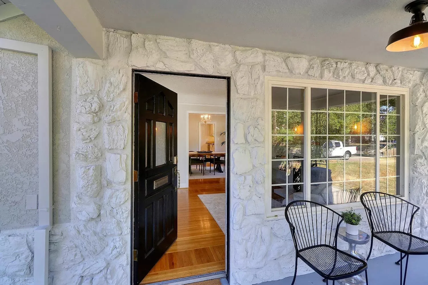 2 bed, 1200 sqft, $2,449 — Photo 2