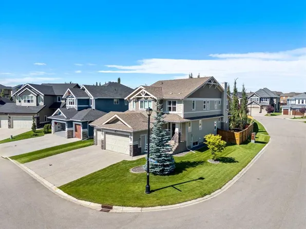 229 S Stonemere Bay, Chestermere, AB T1X 0S1