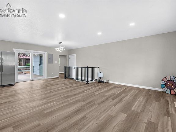 3rd image of 402 Elmwood Dr