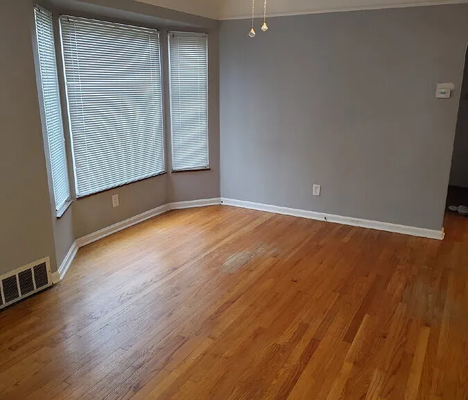 465 Huntmere Dr — Photo 5